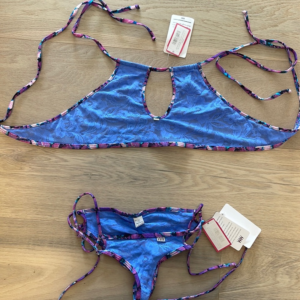 Wicked Weasel bikini size XL top and S bottoms with scrunch bum.